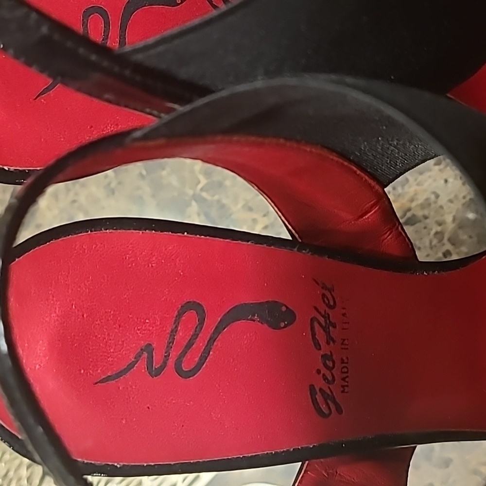 EUC Gio Hel sexy stilettos - Picture 4 of 11